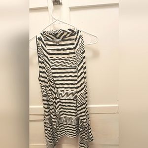 Neiman Markus Sleeveless Cardigan